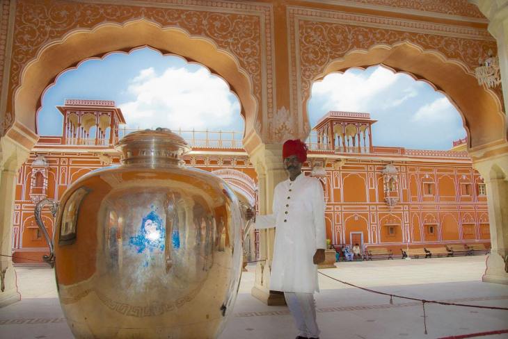 Gangajalis-silver-jars-at-The-City-Palace-Jaipur